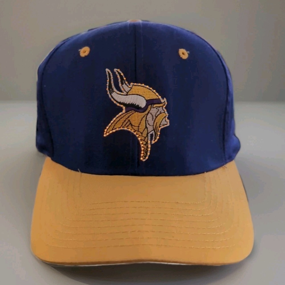 Minnesota Vikings Light Up Logo Cap. NHL Strapback. Logo 7.‎  Works! Needs 9v